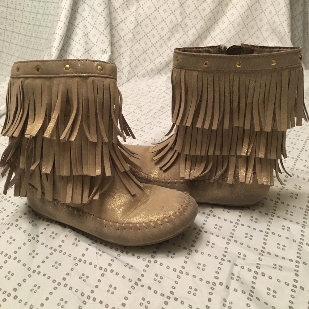 Fringe boots